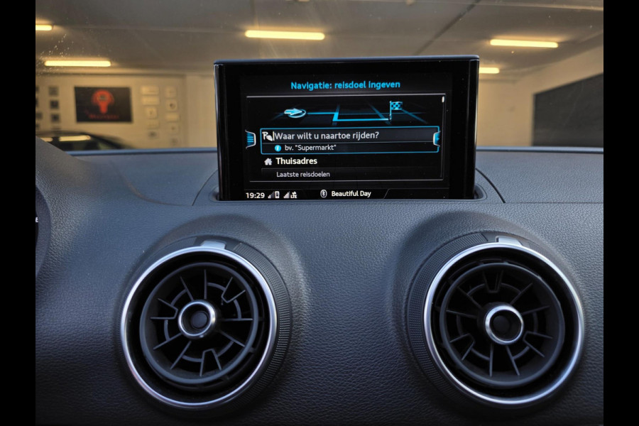 Audi A3 Sportback 1.4 e-tron Pro Line plus / PANO / DEALER OH / NWE BEURT / AFN TREKH. / P.SENSOR V+A / STOELVERW. / LANE-ASSIST !