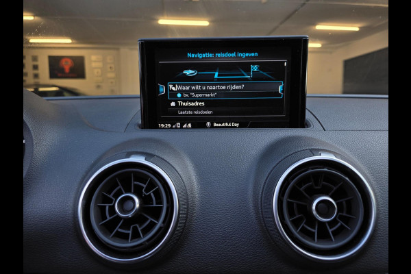 Audi A3 Sportback 1.4 e-tron Pro Line plus / PANO / DEALER OH / NWE BEURT / AFN TREKH. / P.SENSOR V+A / STOELVERW. / LANE-ASSIST !