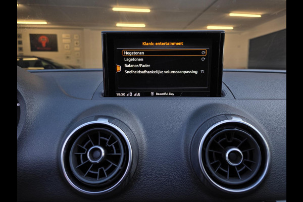 Audi A3 Sportback 1.4 e-tron Pro Line plus / PANO / DEALER OH / NWE BEURT / AFN TREKH. / P.SENSOR V+A / STOELVERW. / LANE-ASSIST !