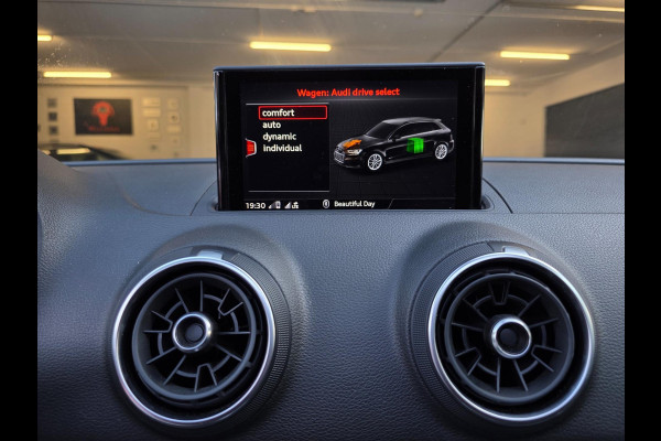 Audi A3 Sportback 1.4 e-tron Pro Line plus / PANO / DEALER OH / NWE BEURT / AFN TREKH. / P.SENSOR V+A / STOELVERW. / LANE-ASSIST !