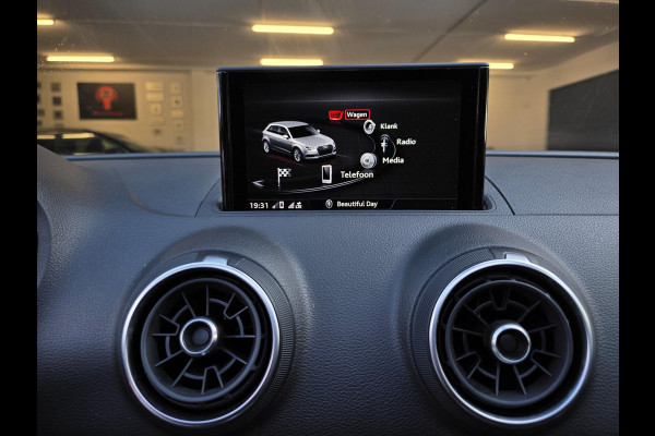 Audi A3 Sportback 1.4 e-tron Pro Line plus / PANO / DEALER OH / NWE BEURT / AFN TREKH. / P.SENSOR V+A / STOELVERW. / LANE-ASSIST !