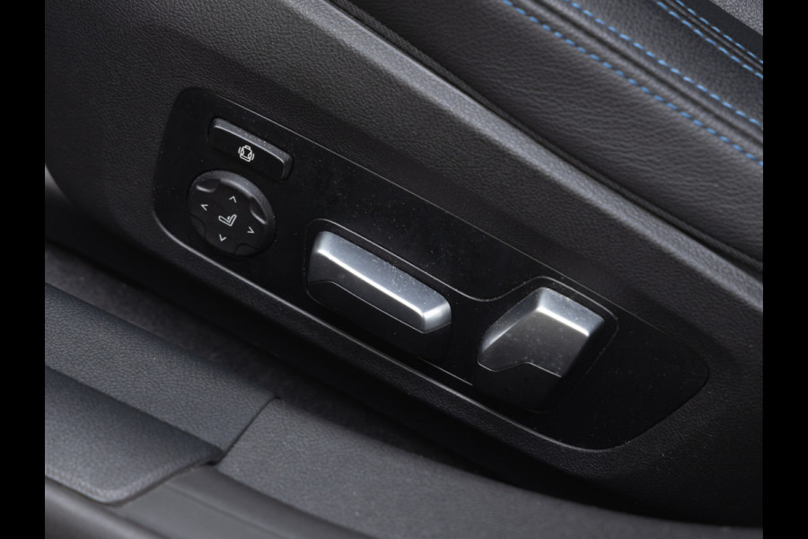 BMW i4 M50 - Dak - Memoryzetel - Trekhaak - Leder Dash - Driving + Parking Ass Prof
