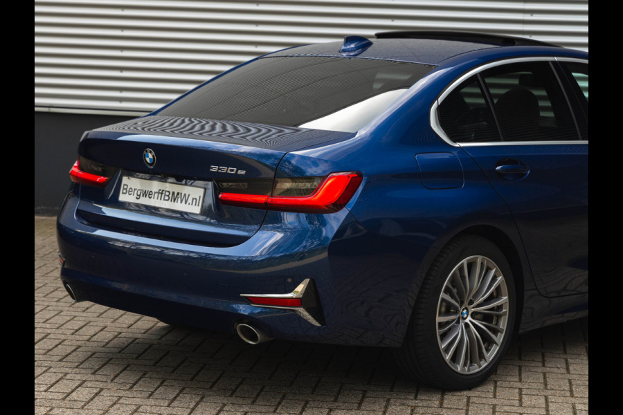BMW 3-serie 330e Luxury Line - Dak - ACC - Head-Up - Camera - Sportstoelen - Hifi