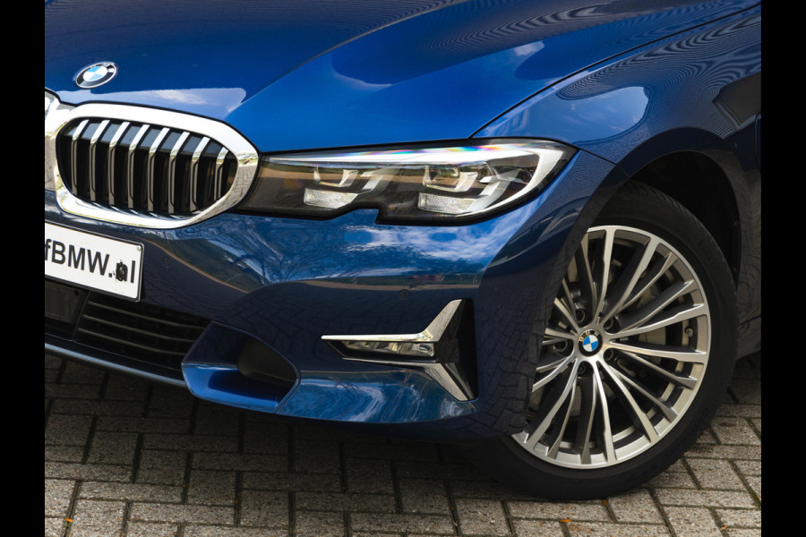 BMW 3-serie 330e Luxury Line - Dak - ACC - Head-Up - Camera - Sportstoelen - Hifi