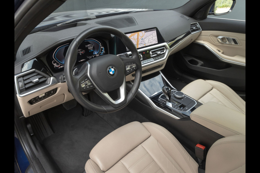BMW 3-serie 330e Luxury Line - Dak - ACC - Head-Up - Camera - Sportstoelen - Hifi