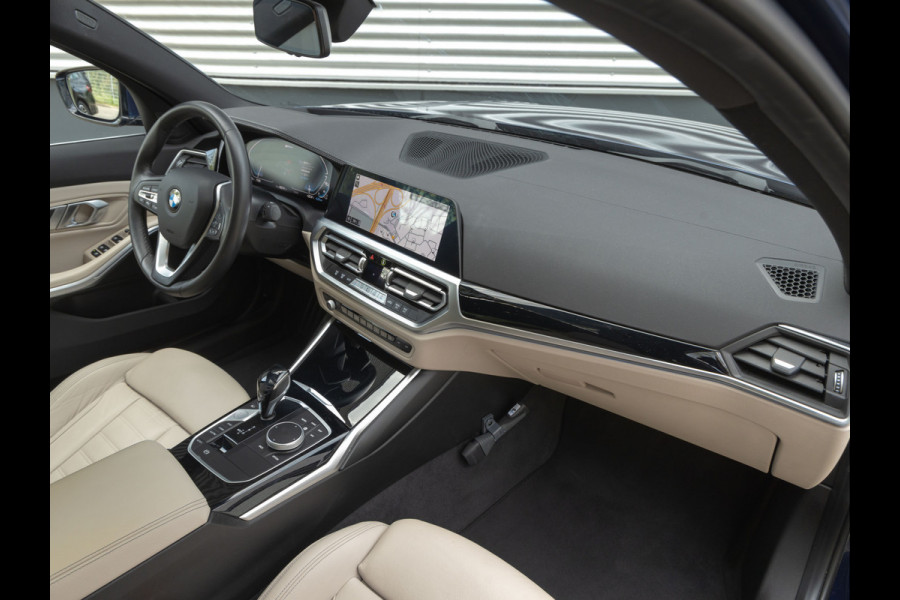 BMW 3-serie 330e Luxury Line - Dak - ACC - Head-Up - Camera - Sportstoelen - Hifi