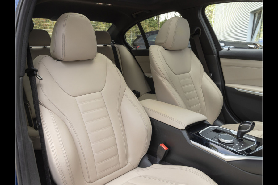 BMW 3-serie 330e Luxury Line - Dak - ACC - Head-Up - Camera - Sportstoelen - Hifi