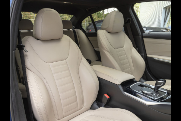 BMW 3-serie 330e Luxury Line - Dak - ACC - Head-Up - Camera - Sportstoelen - Hifi