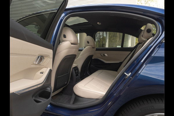 BMW 3-serie 330e Luxury Line - Dak - ACC - Head-Up - Camera - Sportstoelen - Hifi