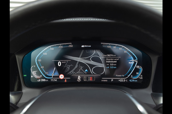 BMW 3-serie 330e Luxury Line - Dak - ACC - Head-Up - Camera - Sportstoelen - Hifi