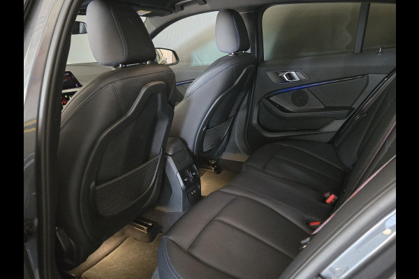BMW 1-serie 118i High Executive Edition M SPORT | 19 INCH LM VELGEN | LEDER | CAMERA | SPORTSTOELEN |