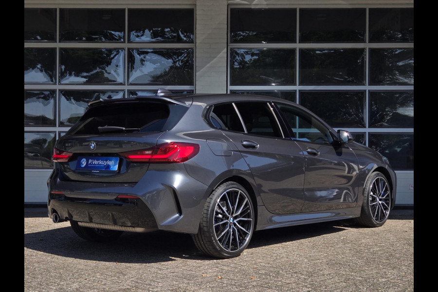 BMW 1-serie 118i High Executive Edition M SPORT | 19 INCH LM VELGEN | LEDER | CAMERA | SPORTSTOELEN |