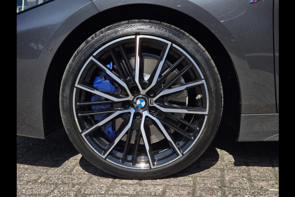 BMW 1-serie 118i High Executive Edition M SPORT | 19 INCH LM VELGEN | LEDER | CAMERA | SPORTSTOELEN |