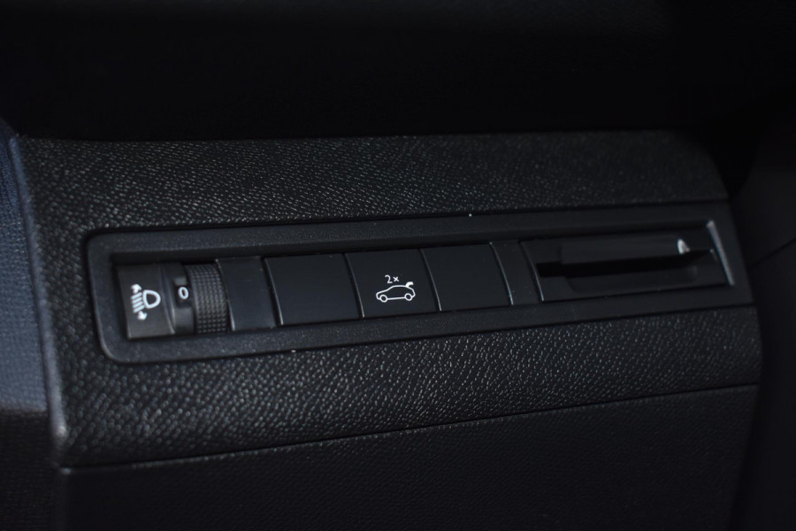 Peugeot 3008 1.5 BlueHDi 130 PK Aut. Allure Pack | PDC | Camera | Carplay | Incl. garantie