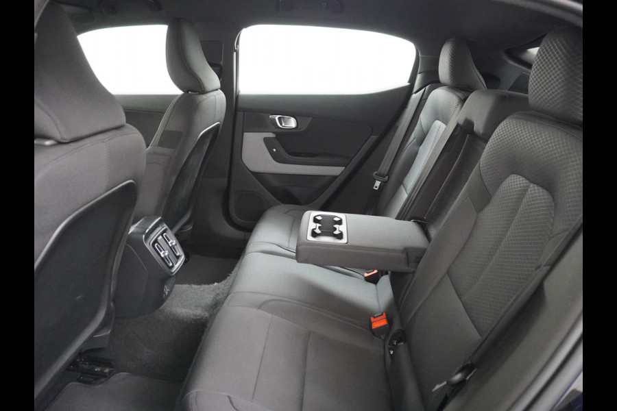 Polestar 2 Long Range 78 kWh Sleutelloos (GSM-sleutel) Adaptive-Cruise Carplay Android 360-Camera 19"LM Led-Pixel-Lamp WiFi PDC-a+v Park-As Phone-Connect.Stoel-Verwarmd 1500kg-trekvermogen OnePedal drive Licht+Zichtpakket 55.000 nieuw!! EBD RemAssist Virtual-Cockpit digiDash Uitparkeer waarschuwing Botswaarsc.syst. Autonoom-Rem Noodrem ESP TCS Hill-Assist Lane Assist Pre-Crash-Syst. Emergency-Call Keyless Ecc tot 149kw snell