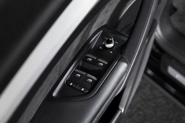 Audi Q5 50 TFSI e quattro S edition - Automaat | 2x S-Line | Dig.Cockpit | Cruise | Stoelverw. | PDC | NAV+App.Connect | Auto.Airco | Elek.Trekhaak | LM 19" |