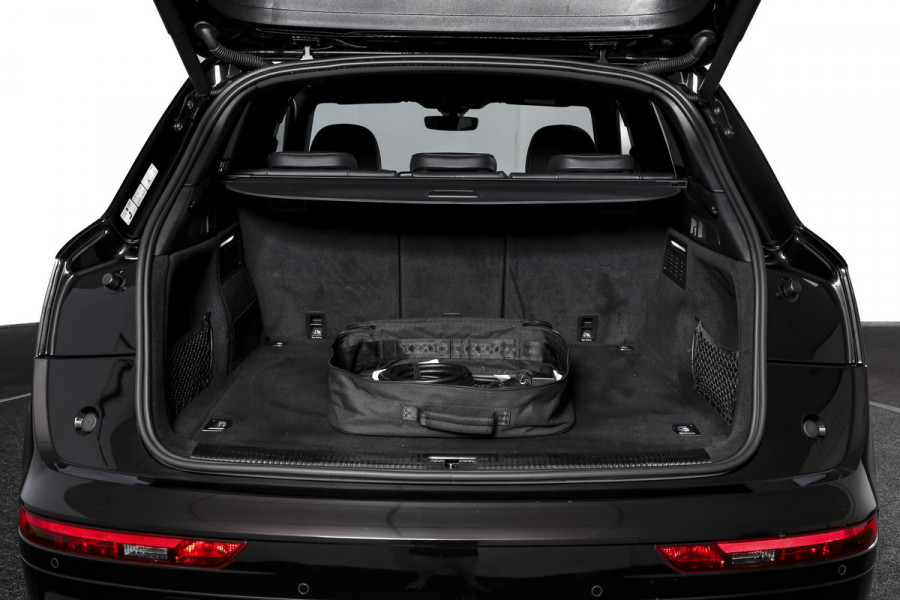 Audi Q5 50 TFSI e quattro S edition - Automaat | 2x S-Line | Dig.Cockpit | Cruise | Stoelverw. | PDC | NAV+App.Connect | Auto.Airco | Elek.Trekhaak | LM 19" |