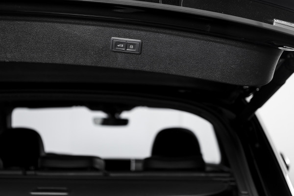 Audi Q5 50 TFSI e quattro S edition - Automaat | 2x S-Line | Dig.Cockpit | Cruise | Stoelverw. | PDC | NAV+App.Connect | Auto.Airco | Elek.Trekhaak | LM 19" |