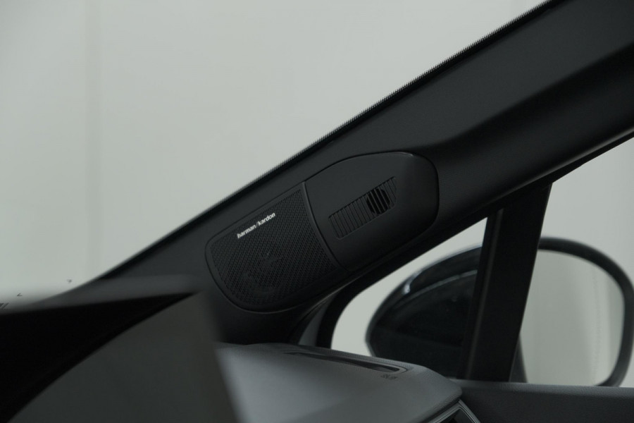 Renault Captur TCe 90 Techno | Nieuw Model | Camera | Harman Kardon | Apple Carplay | Parkeersensoren | 18 Inch Lichtmetalen Velgen