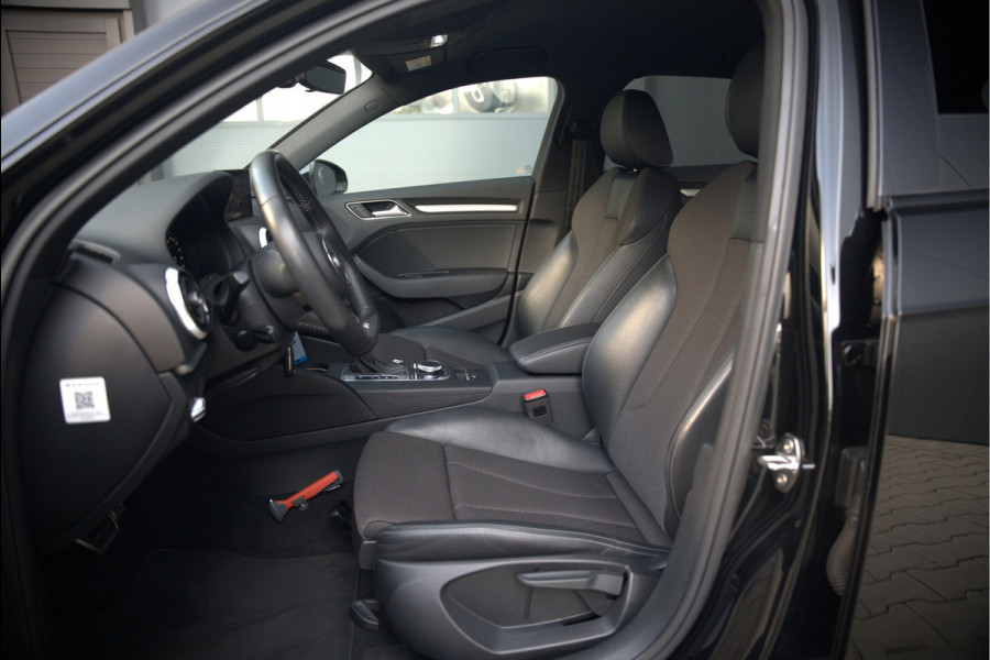 Audi A3 Sportback 35 TFSI CoD Advance Sport S-Line | Stoelverwarming | Black Edition | Apple Carplay | Cruise Control | Navigatie | Parkeersensoren | LED | DAB | Automaat