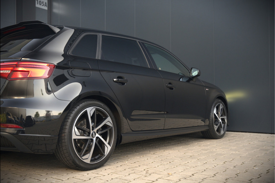 Audi A3 Sportback 35 TFSI CoD Advance Sport S-Line | Stoelverwarming | Black Edition | Apple Carplay | Cruise Control | Navigatie | Parkeersensoren | LED | DAB | Automaat
