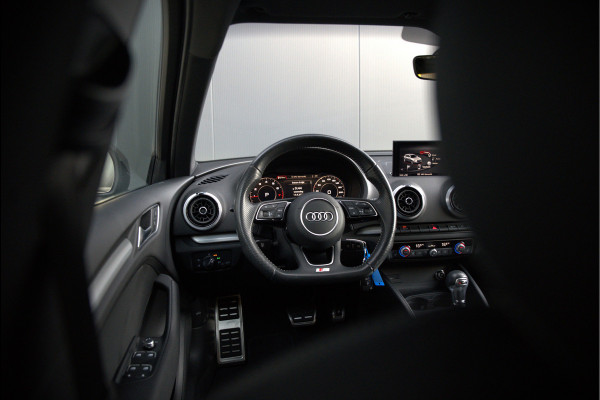 Audi A3 Sportback 35 TFSI CoD Advance Sport S-Line | Stoelverwarming | Black Edition | Apple Carplay | Cruise Control | Navigatie | Parkeersensoren | LED | DAB | Automaat