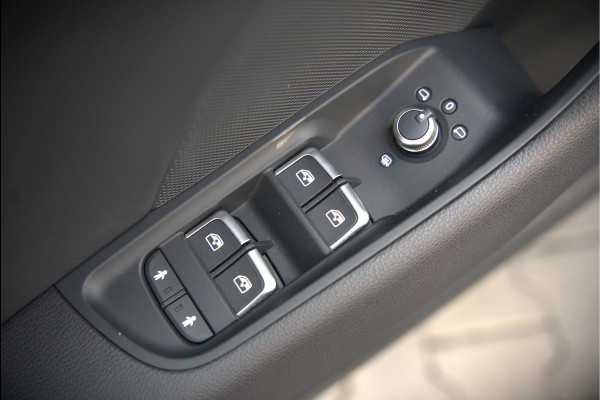 Audi A3 Sportback 35 TFSI CoD Advance Sport S-Line | Stoelverwarming | Black Edition | Apple Carplay | Cruise Control | Navigatie | Parkeersensoren | LED | DAB | Automaat