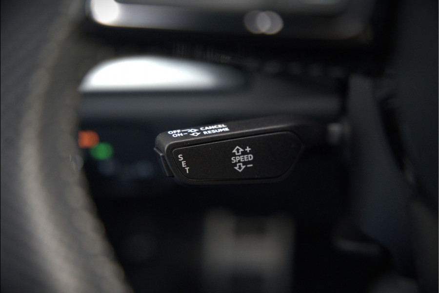 Audi A3 Sportback 35 TFSI CoD Advance Sport S-Line | Stoelverwarming | Black Edition | Apple Carplay | Cruise Control | Navigatie | Parkeersensoren | LED | DAB | Automaat