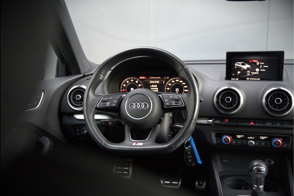 Audi A3 Sportback 35 TFSI CoD Advance Sport S-Line | Stoelverwarming | Black Edition | Apple Carplay | Cruise Control | Navigatie | Parkeersensoren | LED | DAB | Automaat