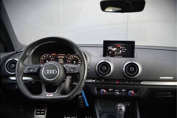 Audi A3 Sportback 35 TFSI CoD Advance Sport S-Line | Stoelverwarming | Black Edition | Apple Carplay | Cruise Control | Navigatie | Parkeersensoren | LED | DAB | Automaat