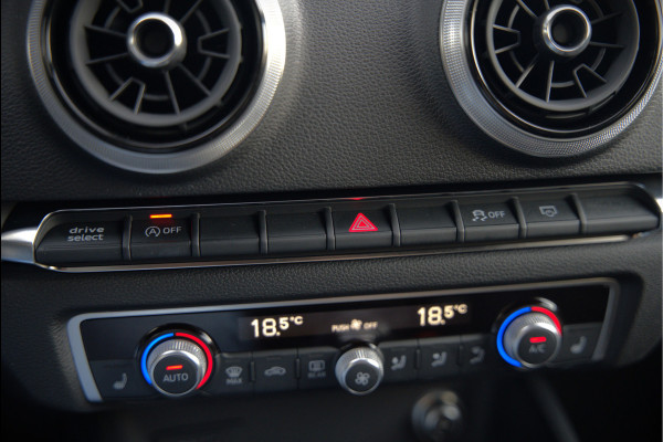 Audi A3 Sportback 35 TFSI CoD Advance Sport S-Line | Stoelverwarming | Black Edition | Apple Carplay | Cruise Control | Navigatie | Parkeersensoren | LED | DAB | Automaat