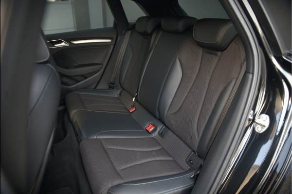 Audi A3 Sportback 35 TFSI CoD Advance Sport S-Line | Stoelverwarming | Black Edition | Apple Carplay | Cruise Control | Navigatie | Parkeersensoren | LED | DAB | Automaat