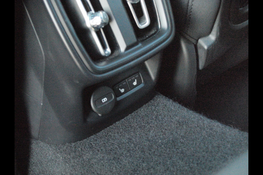 Polestar 2 Long Range Dual Motor Launch Edition 78kWh | Panoramadak | Camera | 61.000KM | Trekhaak | NL-Auto |