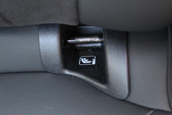 Ford Kuga 2.5-243pk PHEV ST-Line X. Nieuwste model ! Van €. 54.937,- voor €. 44.450,- ! Trekgewicht van 2.100kg ! Schuif / kanteldak Elektrisch inklapbare Trekhaak,  AGR Stoelen voor L+R, 360 Camera, HUB, Apple/Androidauto, Elektrisch verstelbare stoelen, LED V+A, Trekgewicht 2100kg !