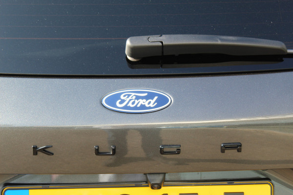 Ford Kuga 2.5-243pk PHEV ST-Line X. Nieuwste model ! Van €. 54.937,- voor €. 44.450,- ! Trekgewicht van 2.100kg ! Schuif / kanteldak Elektrisch inklapbare Trekhaak,  AGR Stoelen voor L+R, 360 Camera, HUB, Apple/Androidauto, Elektrisch verstelbare stoelen, LED V+A, Trekgewicht 2100kg !