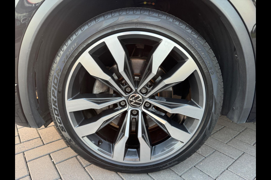Volkswagen Tiguan 2.0 TSI 4Motion R-Line 230 PK | Camera | PANO | NAV |