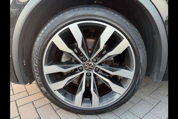 Volkswagen Tiguan 2.0 TSI 4Motion R-Line 230 PK | Camera | PANO | NAV |