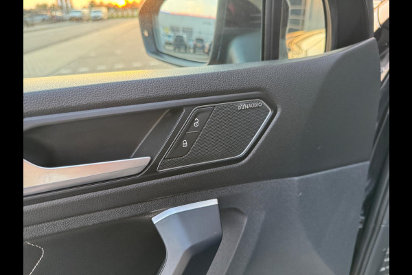 Volkswagen Tiguan 2.0 TSI 4Motion R-Line 230 PK | Camera | PANO | NAV |