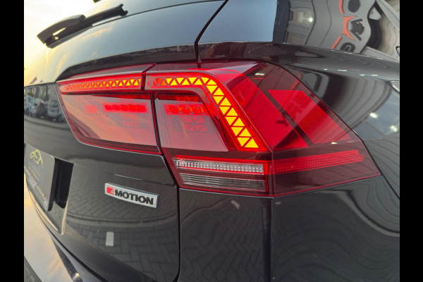 Volkswagen Tiguan 2.0 TSI 4Motion R-Line 230 PK | Camera | PANO | NAV |