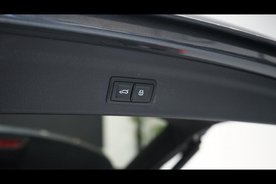 Audi Q3 40 TFSI Quattro 3x S-Line AUTOMAAT-AUDI SOUND-CAMERA-DAB-DRIVE SELECT-KEYLESS-MATRIX-PANORAMA-VIRTUEEL-TREKHAAK