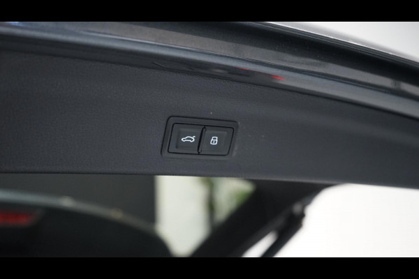 Audi Q3 40 TFSI Quattro 3x S-Line AUTOMAAT-AUDI SOUND-CAMERA-DAB-DRIVE SELECT-KEYLESS-MATRIX-PANORAMA-VIRTUEEL-TREKHAAK