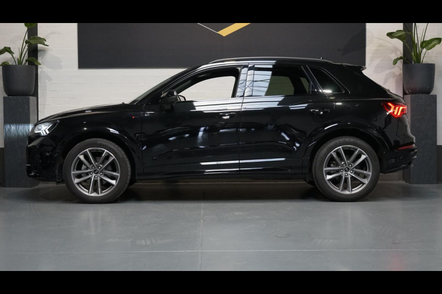 Audi Q3 35 TFSI 3x S-Line Black Optik AUTOMAAT-ALCANTARA-AUDI SOUND-CAMERA-MATRIX LED-STOELVERWARMING