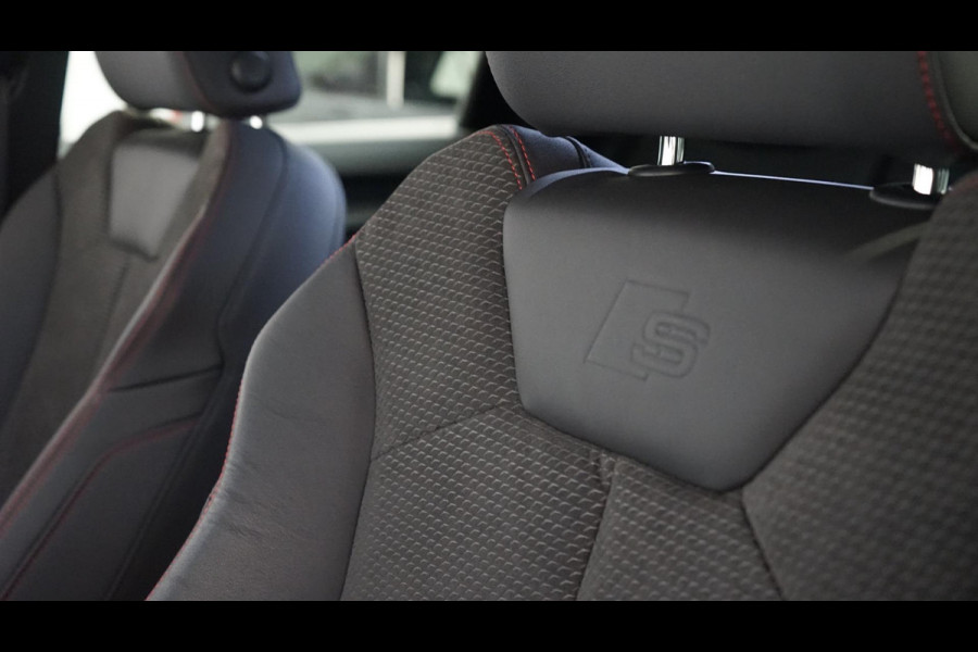 Audi Q3 35 TFSI 3x S-Line Black Optik AUTOMAAT-ALCANTARA-AUDI SOUND-CAMERA-MATRIX LED-STOELVERWARMING