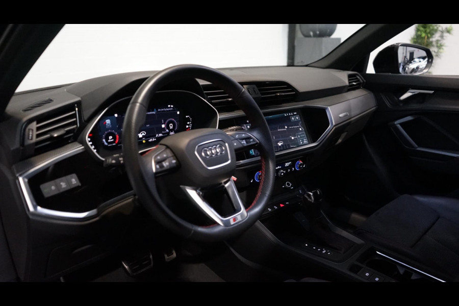 Audi Q3 35 TFSI 3x S-Line Black Optik AUTOMAAT-ALCANTARA-AUDI SOUND-CAMERA-MATRIX LED-STOELVERWARMING