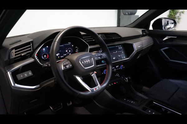 Audi Q3 35 TFSI 3x S-Line Black Optik AUTOMAAT-ALCANTARA-AUDI SOUND-CAMERA-MATRIX LED-STOELVERWARMING