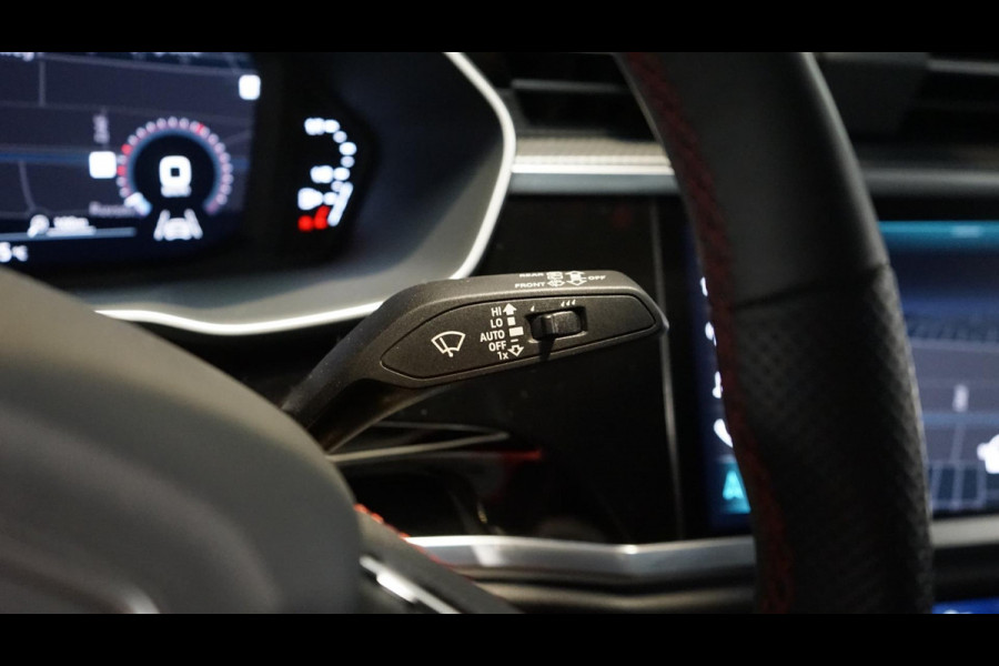 Audi Q3 35 TFSI 3x S-Line Black Optik AUTOMAAT-ALCANTARA-AUDI SOUND-CAMERA-MATRIX LED-STOELVERWARMING