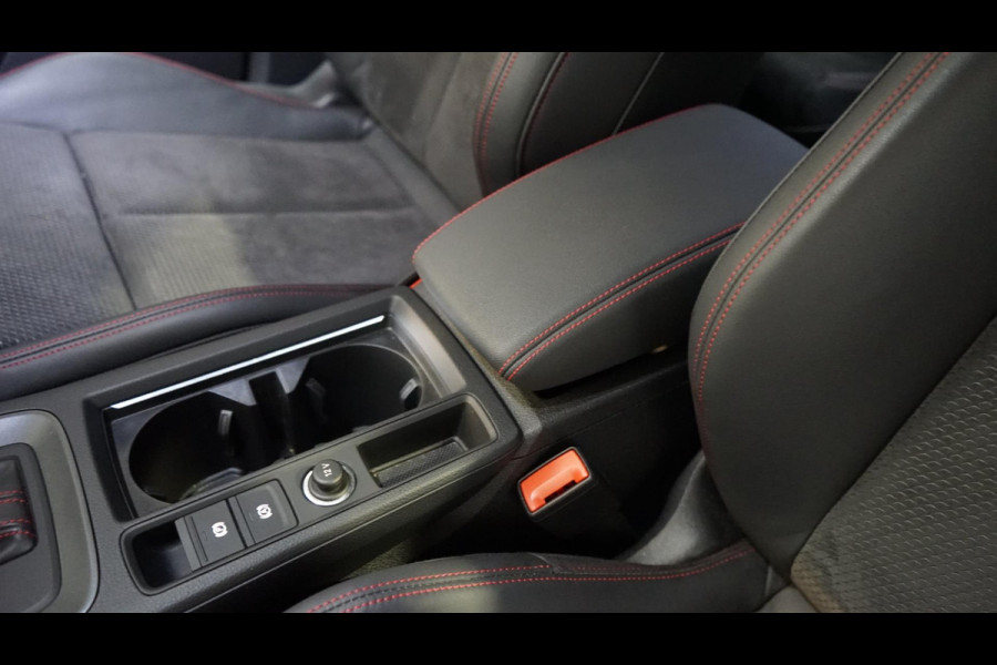 Audi Q3 35 TFSI 3x S-Line Black Optik AUTOMAAT-ALCANTARA-AUDI SOUND-CAMERA-MATRIX LED-STOELVERWARMING