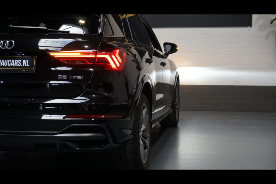 Audi Q3 35 TFSI 3x S-Line Black Optik AUTOMAAT-ALCANTARA-AUDI SOUND-CAMERA-MATRIX LED-STOELVERWARMING