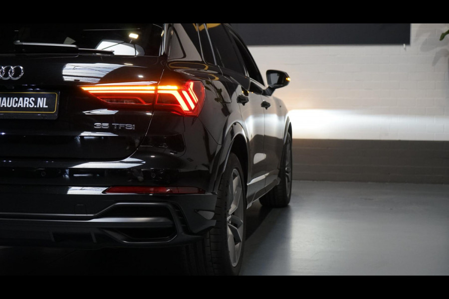 Audi Q3 35 TFSI 3x S-Line Black Optik AUTOMAAT-ALCANTARA-AUDI SOUND-CAMERA-MATRIX LED-STOELVERWARMING