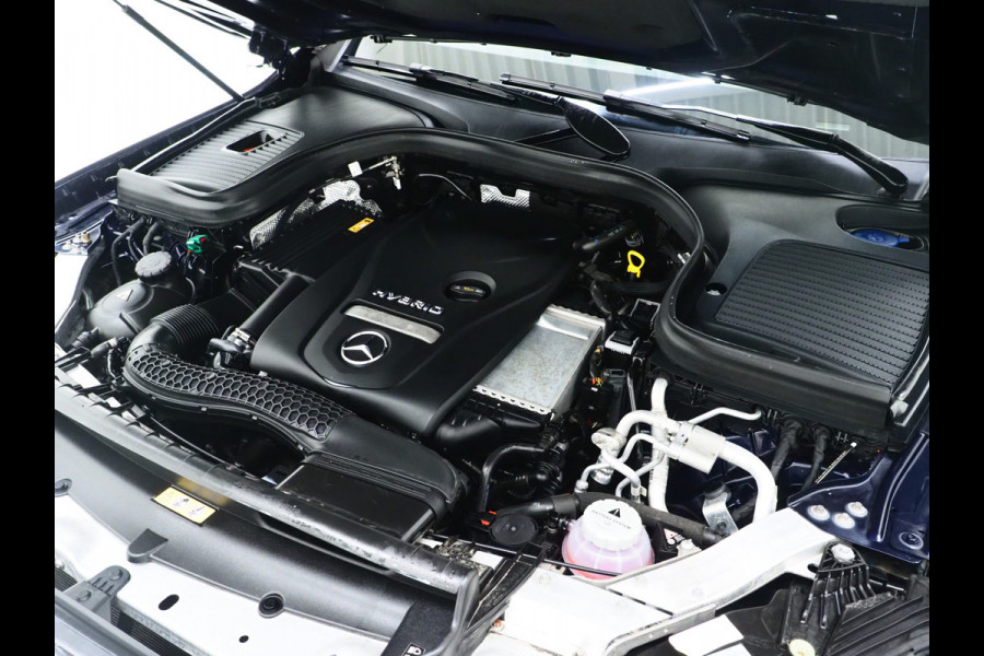 Mercedes-Benz GLC 300e 4MATIC Premium Plus | Panoramadak | Trekhaak | Burmester | 360 | Adaptive Cruise | Keyless